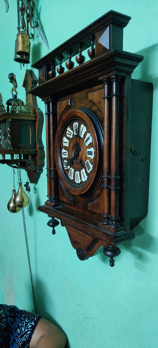 Antique French Wall Clock – Walnut Henry II Style | Late 1800s – For Sale - Image 3