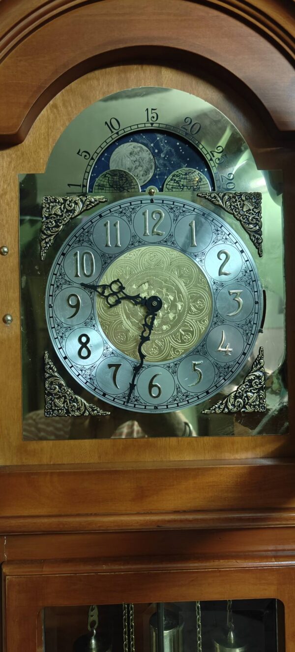 🕰️ Elegant Grandfather Clock - Image 5