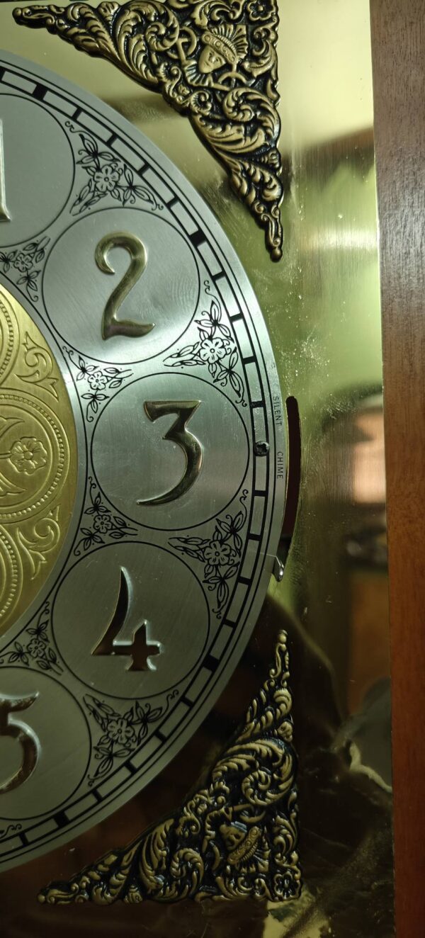 🕰️ Elegant Grandfather Clock - Image 8