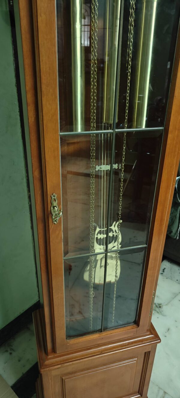 🕰️ Elegant Grandfather Clock - Image 3